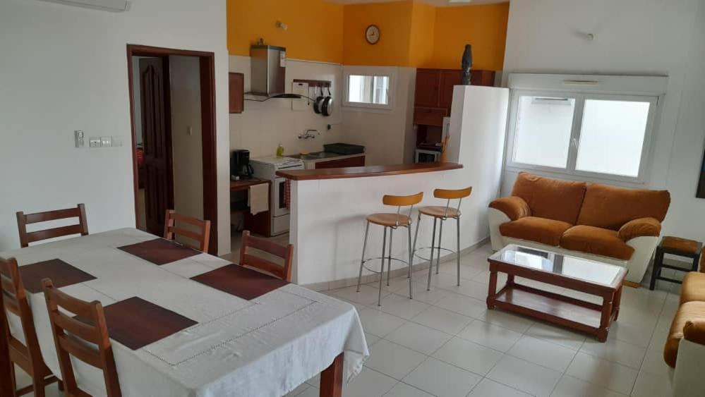 Dodoo Lodge Cotonou Exterior foto