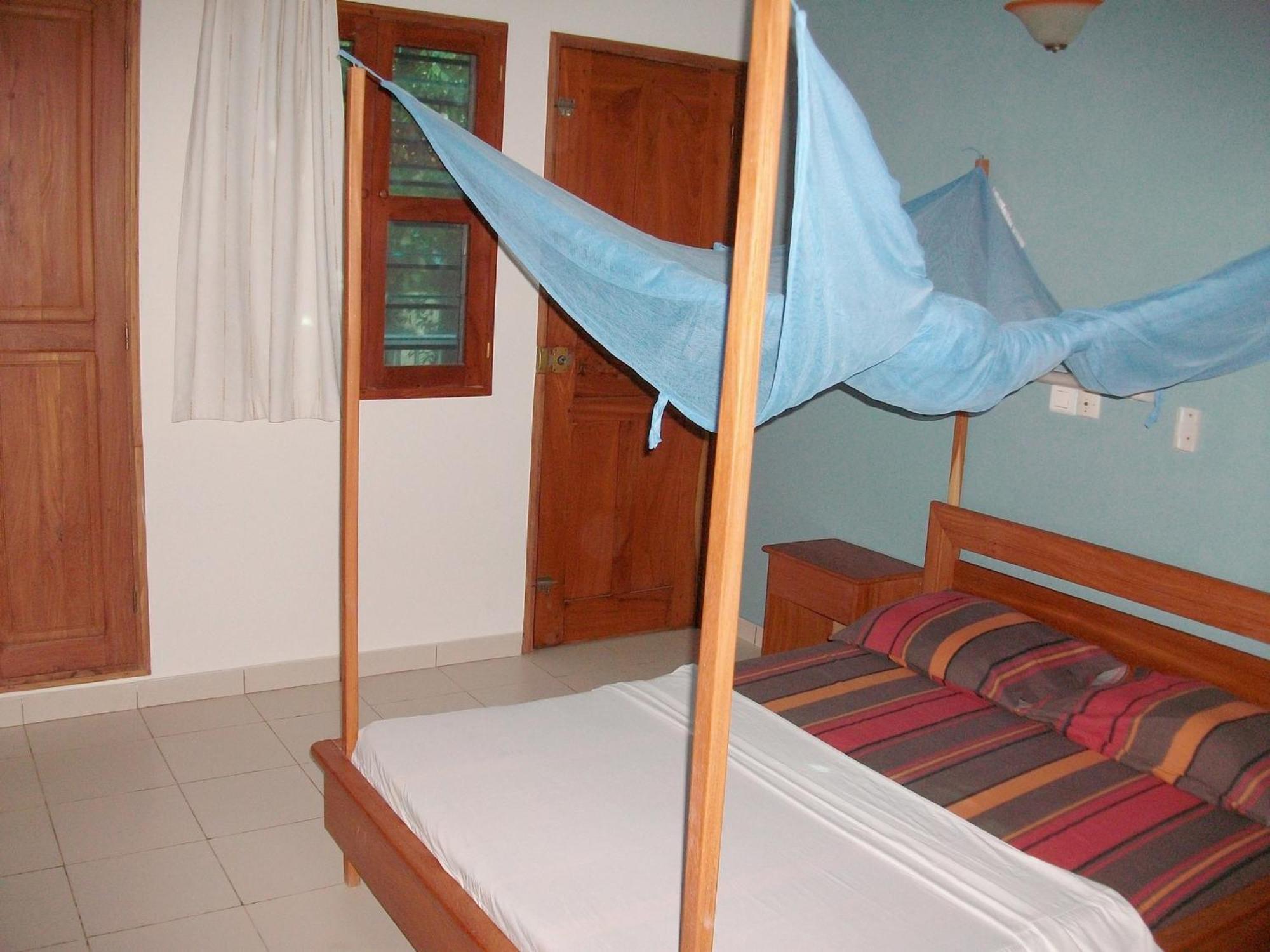 Dodoo Lodge Cotonou Exterior foto