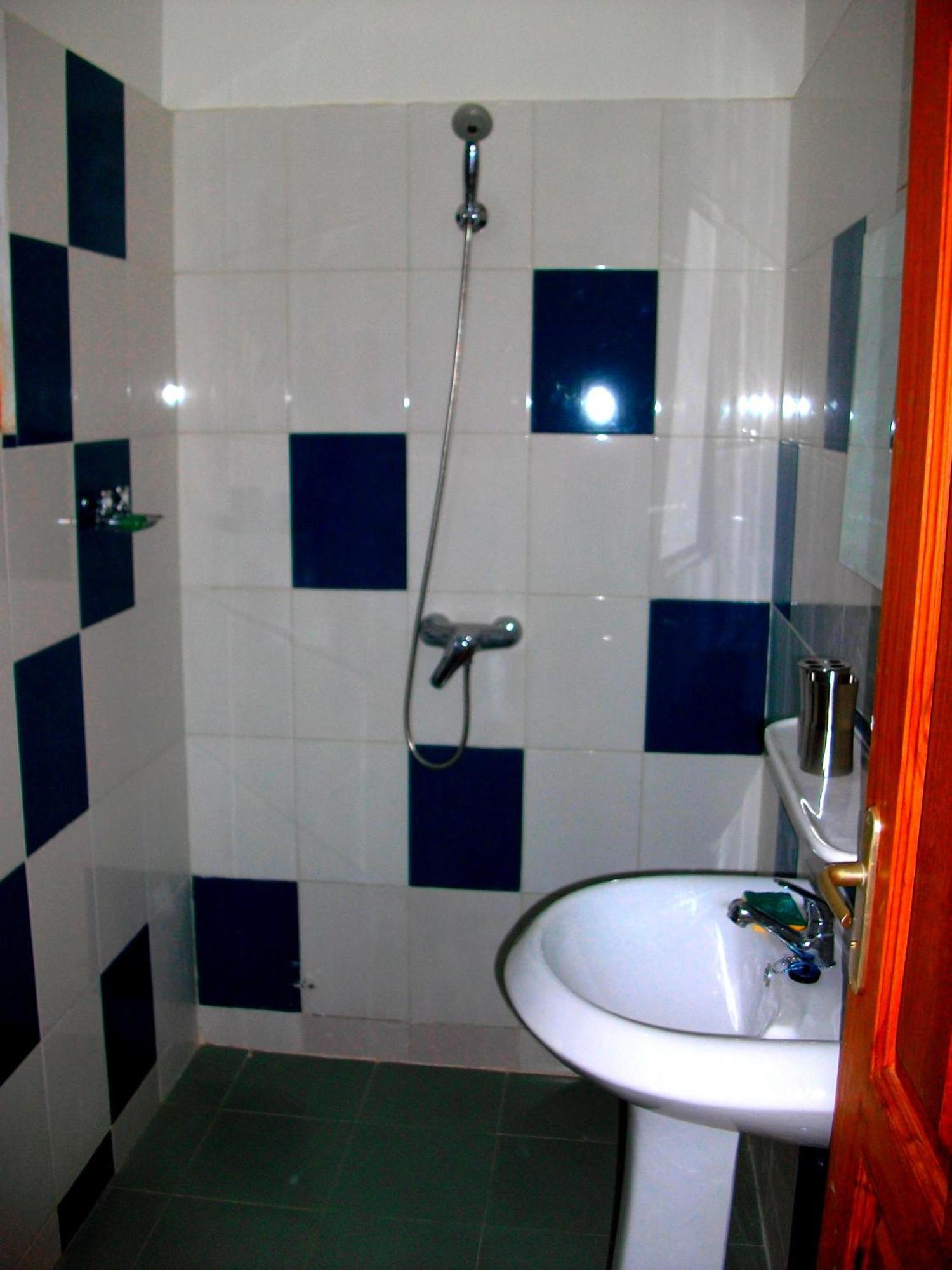 Dodoo Lodge Cotonou Exterior foto