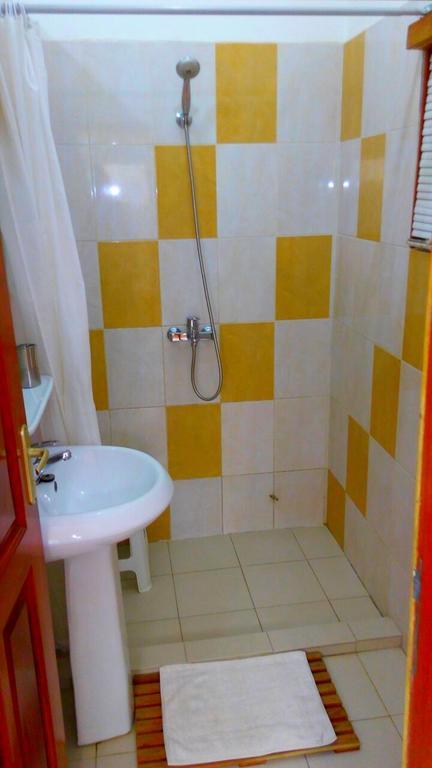 Dodoo Lodge Cotonou Exterior foto